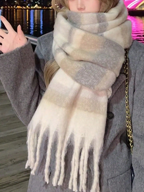 SHEIN Cute & Fashionable Cartoon Maillard High-Quality Ambient Scarf
