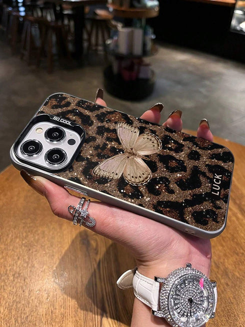 غطاء واقٍ من SHEIN بنقشة جلد النمر وفراشة مرسومة