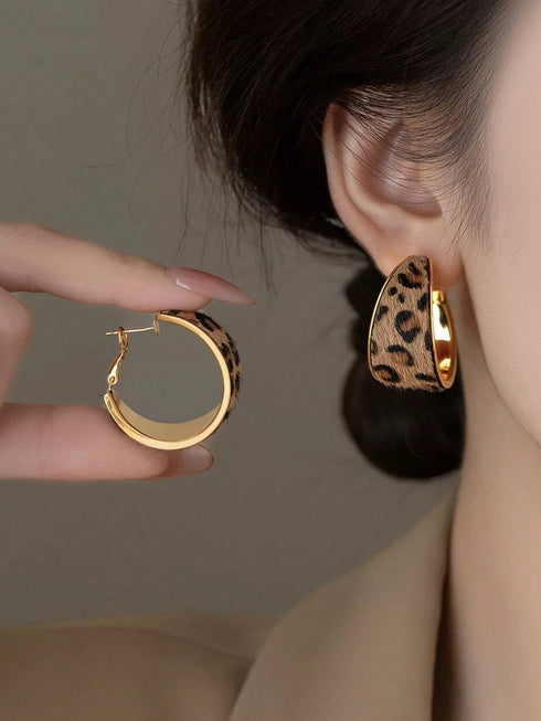 SHEIN 1 Pair Vintage Elegant Flocked Leopard Print Unique Design Hoop Earrings For Women, Suitable For Parties And Gatherings