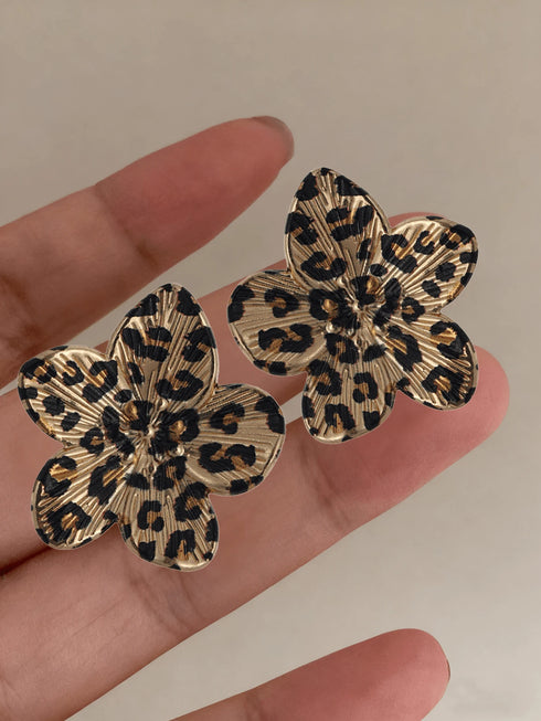 SHEIN 1 Pair Vintage Floral Design Fashion Earrings For Women