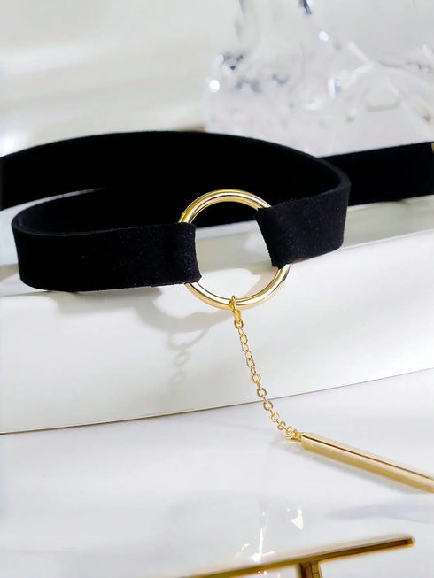SHEIN Round Pendant Necklace