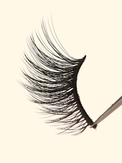 SHEIN 7 Pairs Of Criss-Cross Curled False Eyelashes