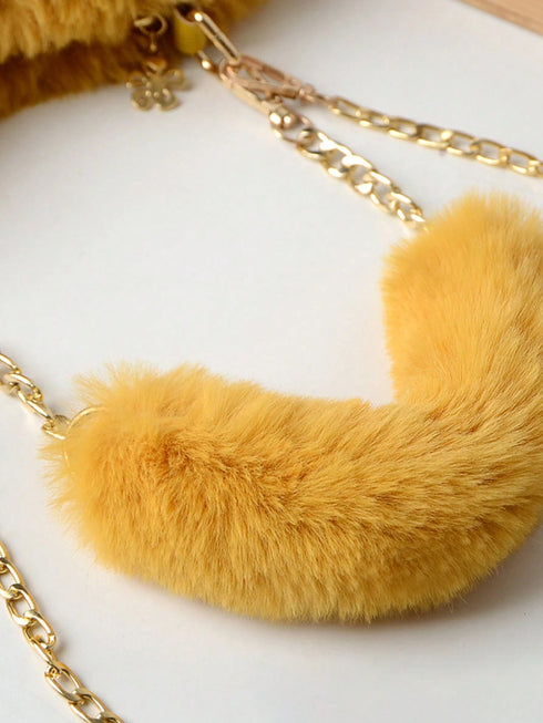 حقيبة يد فروية للبنات من شي إن، على شكل قلب، ناعمة ورقيقة (أصفر)