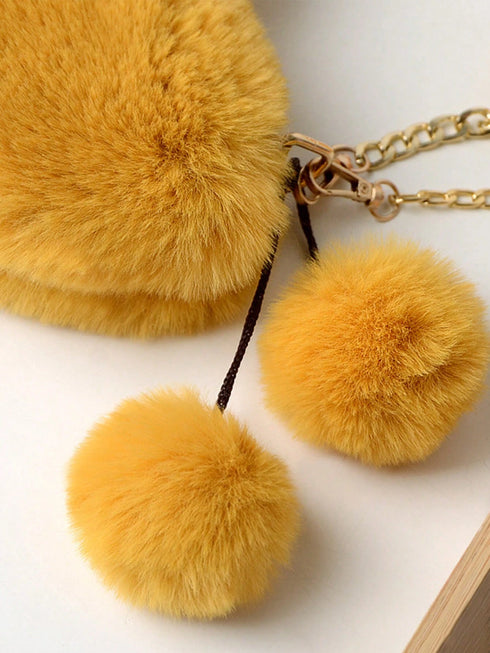 حقيبة يد فروية للبنات من شي إن، على شكل قلب، ناعمة ورقيقة (أصفر)