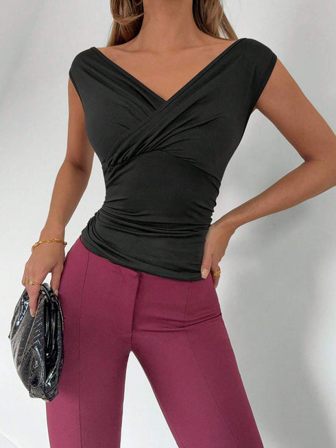 SHEIN V-Neck Solid Color Fitted Sleeveless Pleated T-Shirt