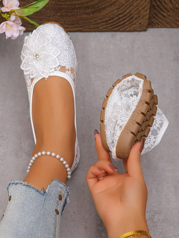SHEIN 1 Pair Vintage Women's Slip-On Shoes, Embroidered Hollow Vamp, Rhinestone Floral Decor, Breathable Comfortable Sof