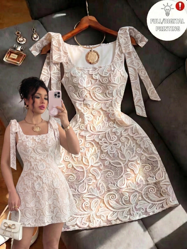فستان SHEIN Raffinéa Fashion بياقة مربعة وطبعة دانتيل