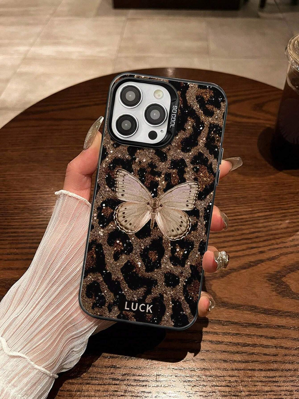 SHEIN Leopard Print Butterfly Painted  Protective Cover