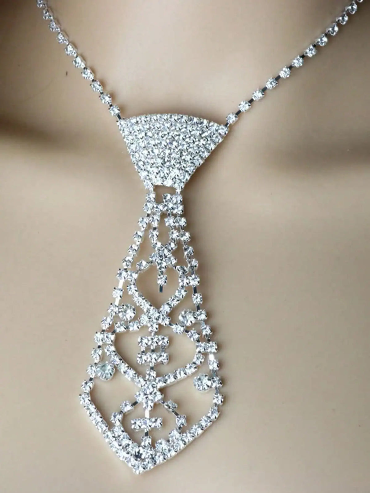 SHEIN Luxury Geometric Elegant Rhinestone Inlaid Tie Long Necklace