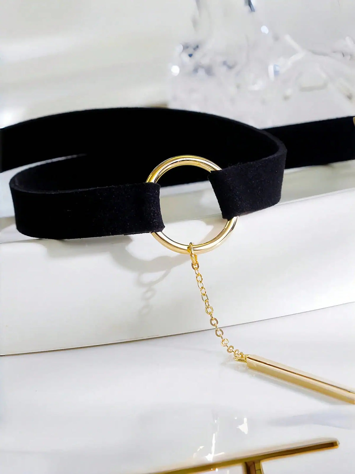 SHEIN Round Pendant Necklace