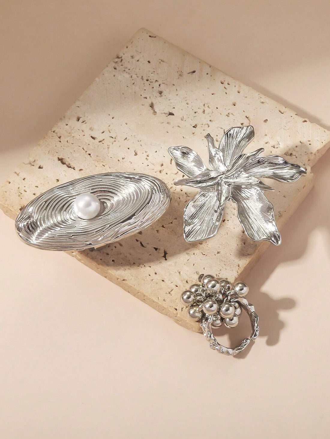 SHEIN 3pcs Exaggerated Metal Large Flower, Small Ball, Spiral Design Rings