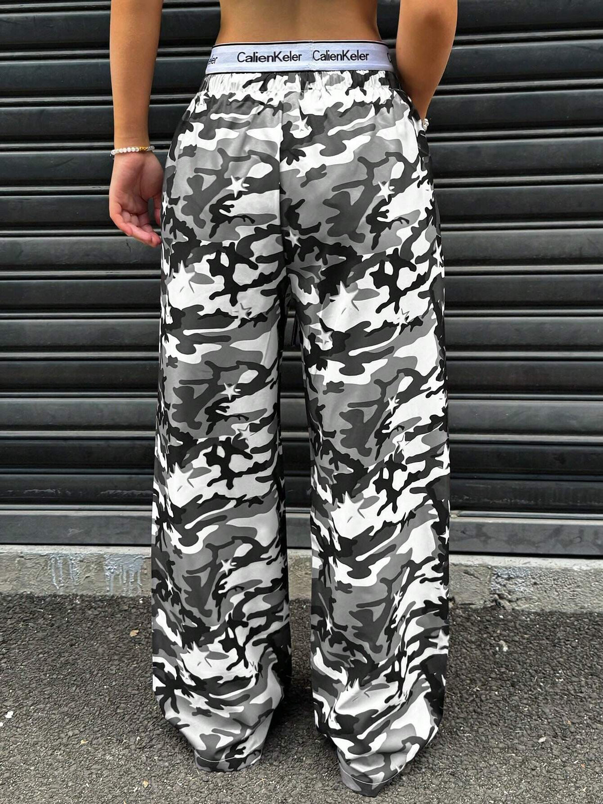 SHEIN Muchica Women's Casual Camouflage Print Drawstring Waist