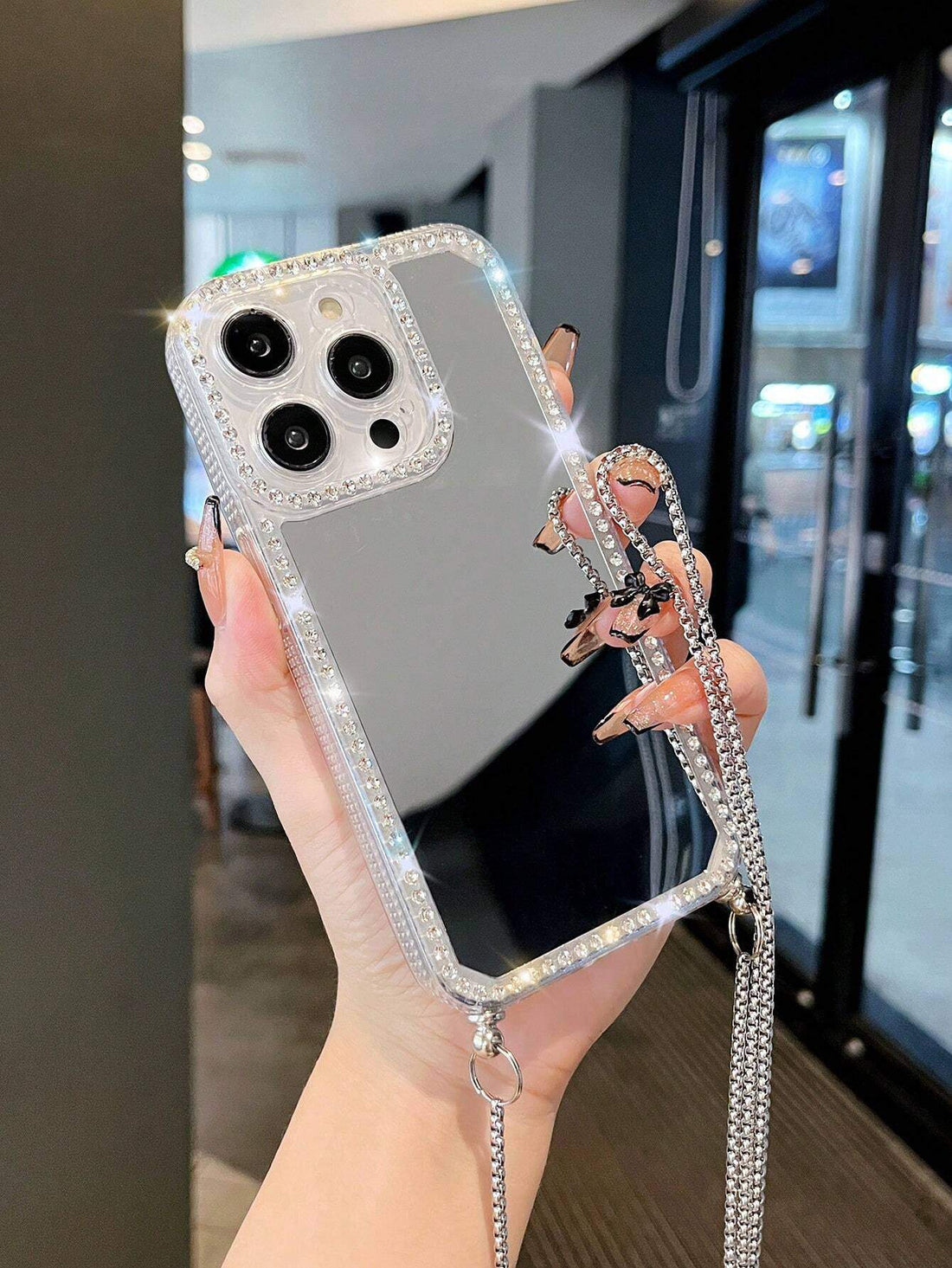 SHEIN Apple Phone Charm 1pc Rhinestone Mirror Shoulder Strap Silicone Phone Protective Case