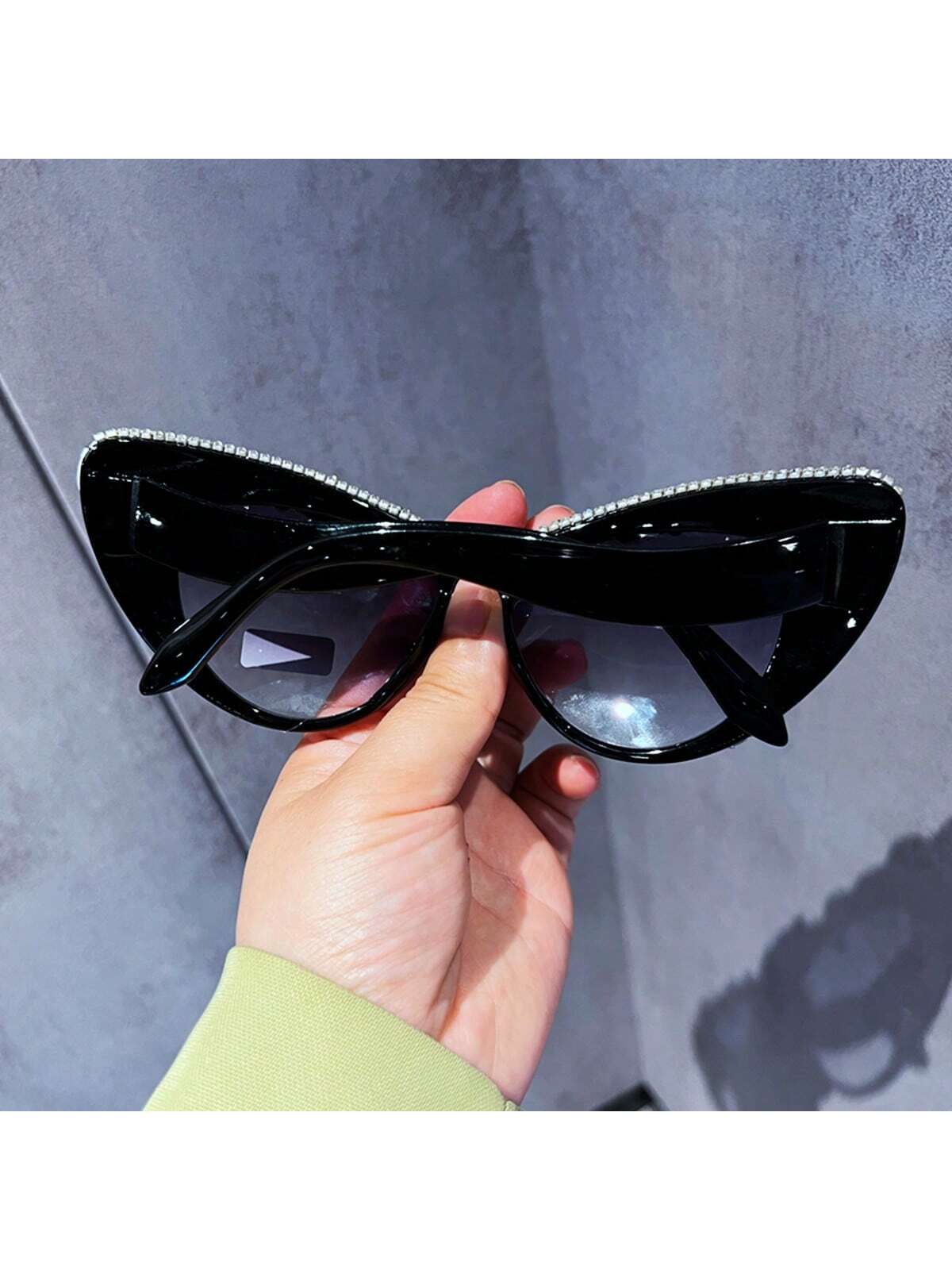 SHEIN 1 Pair Women's Personalized Cat Eye Oversized Crystal Fashion Glasses, Fashion Versatile, Suitable For Summer00