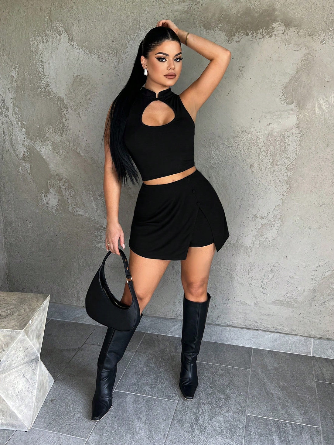 جيبة شورت سوداء هاي ويست بأستك – SHEIN SXY