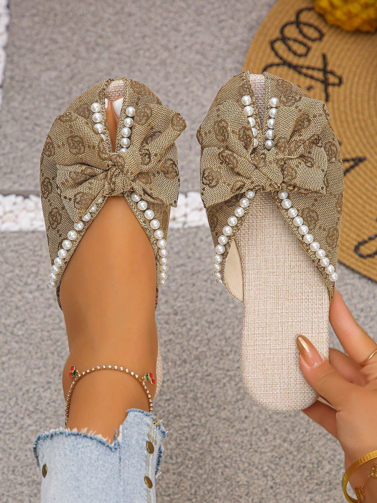 SHEIN Women's Fully Printed, Pearl Embellished Bow Decor Flat Sandals, Fashion Outdoor Slippers, Round Toe Slide Sandals