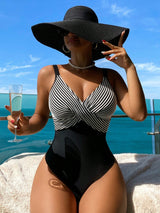 مايوه قطعة واحدة مخطط أبيض وأسود بتقاطع – SHEIN Swim Lushoire