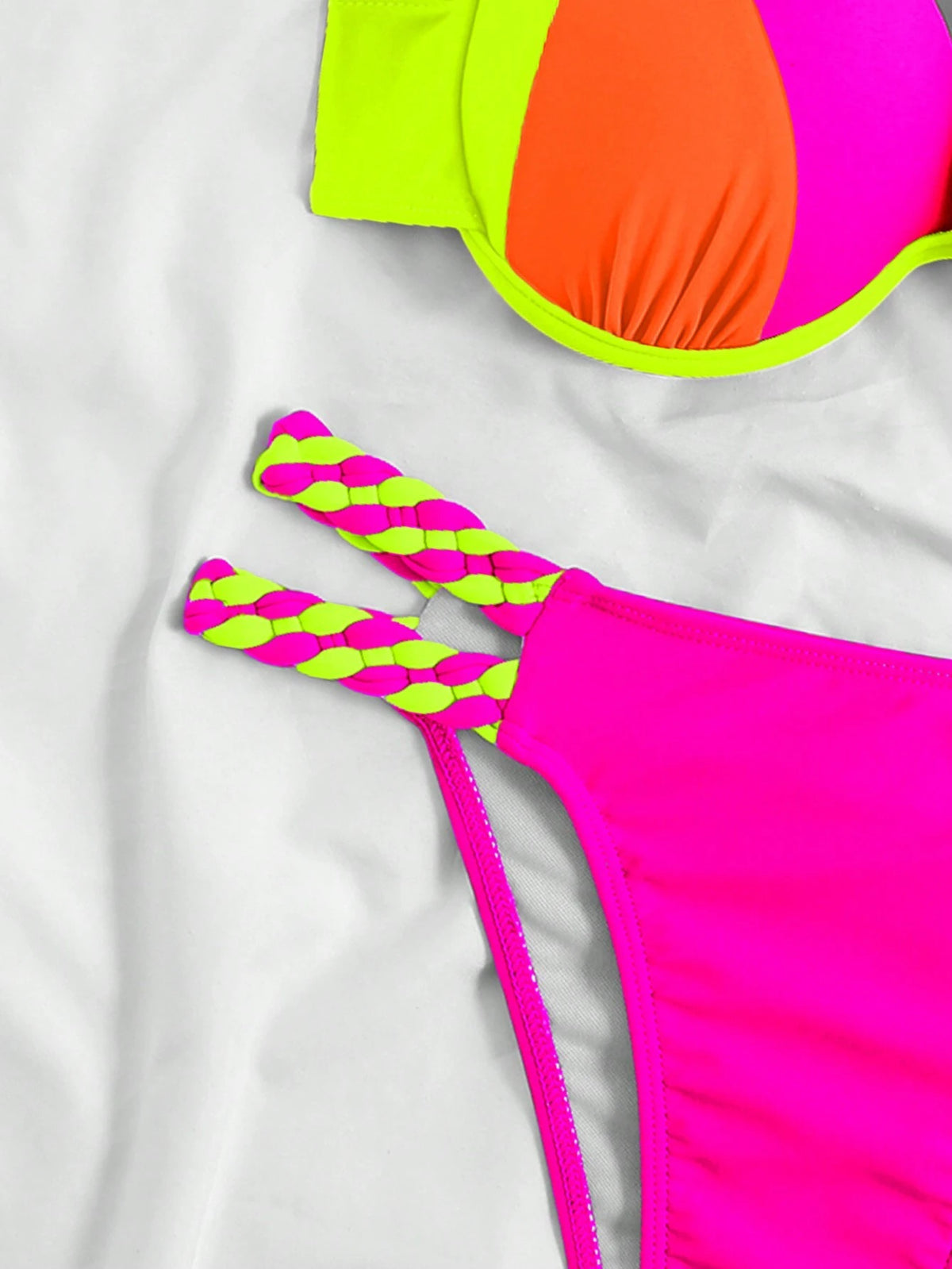 بيكيني هالتر ملون كولور بلوك بوش أب وخصر عالي – SHEIN Swim Vcay