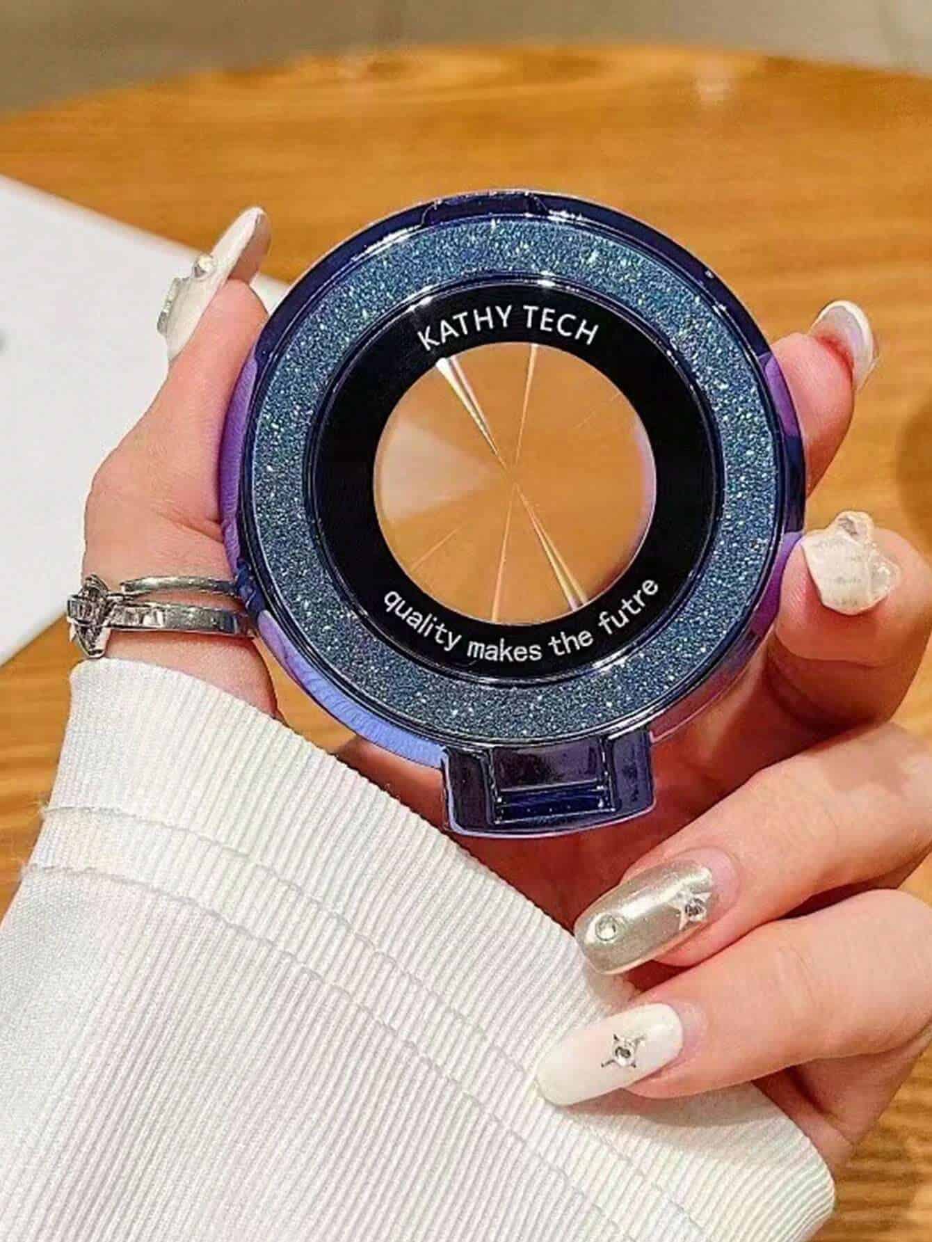 ⁦SHEIN 1pc Fashionable Minimalist Glitter Phone Holder Adhesive Foldable Magnetic Wireless Charging Phone Case⁩ - الصورة ⁦4⁩