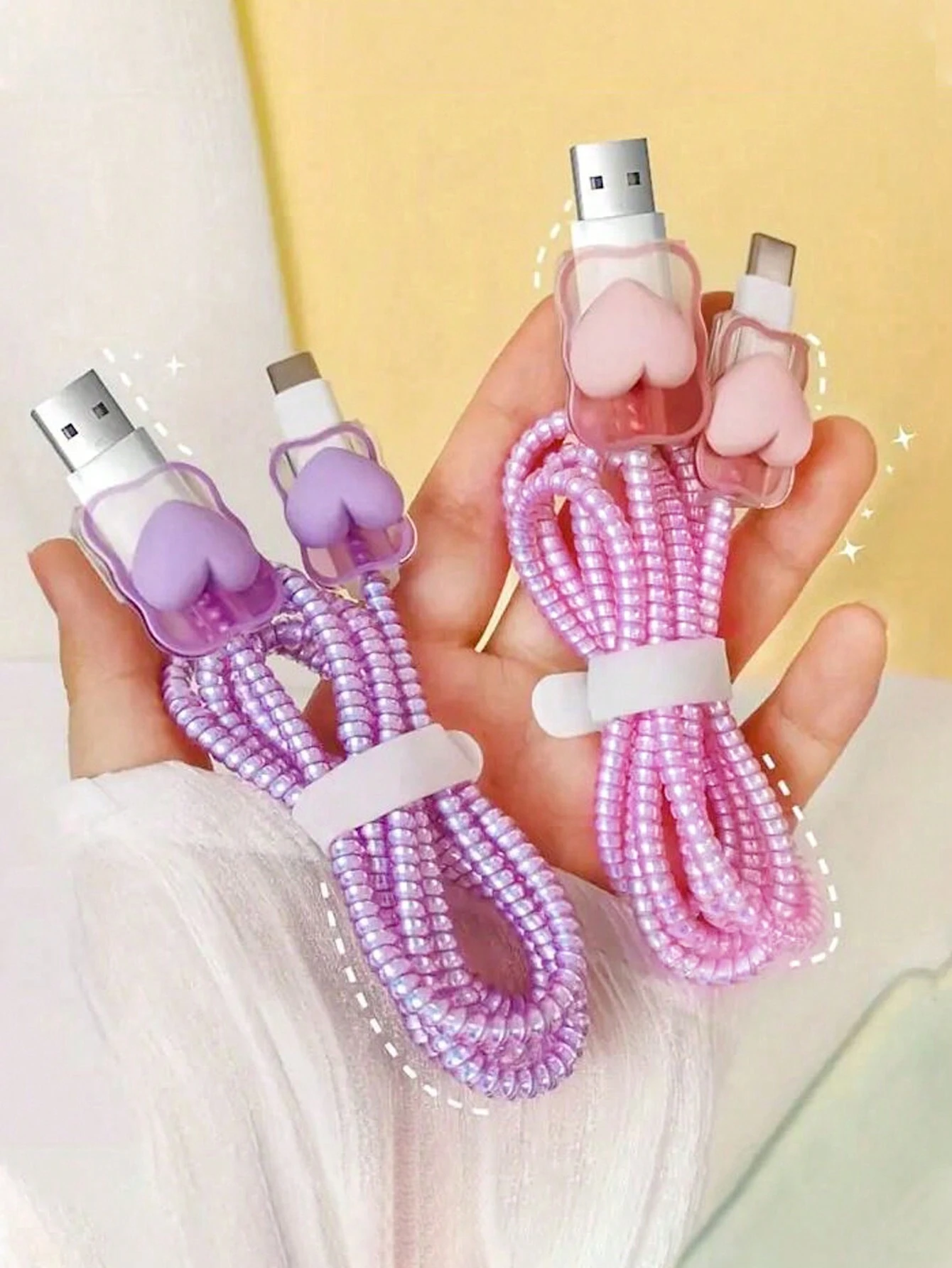 SHEIN 4pcs Set Fashionable Heart-Shaped Charging Cable Protectors