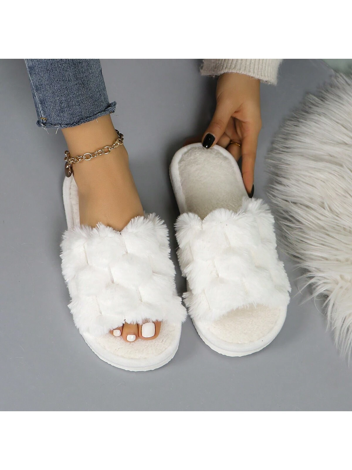 SHEIN Fluffy Slip-On Slippers For Women, Comfortable Open-Toe House Shoes ( WHITE )