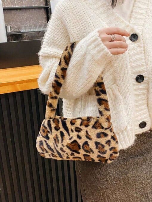 SHEIN 1 Piece Of Autumn And Winter Fashion New Plush Material