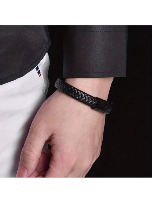 SHEIN 1pc New Fashion Trend Simple Hand Woven Black Leather Magnetic Buckle Bracele