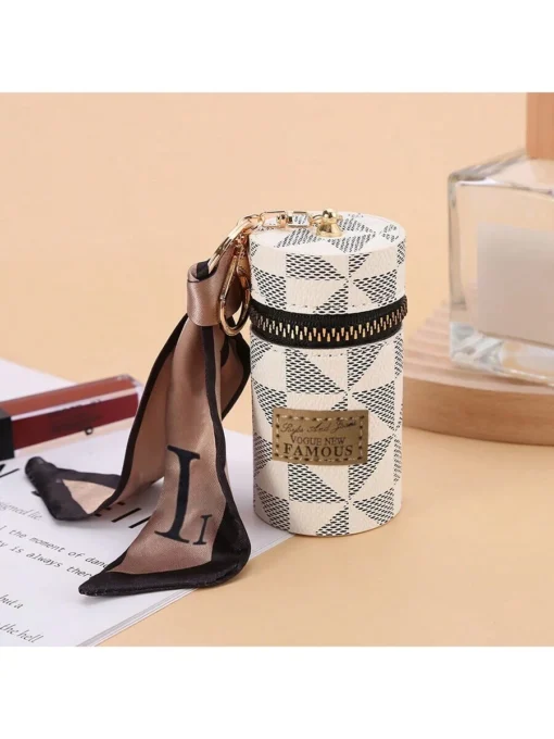 SHEIN 1pc Portable Coin Pouch & Car Keychain, Mini Fashionable Key Ring Casual (White)