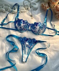 SHEIN 2pcs/Set Sky Blue Embroidered Strap Ladies Lingerie Set