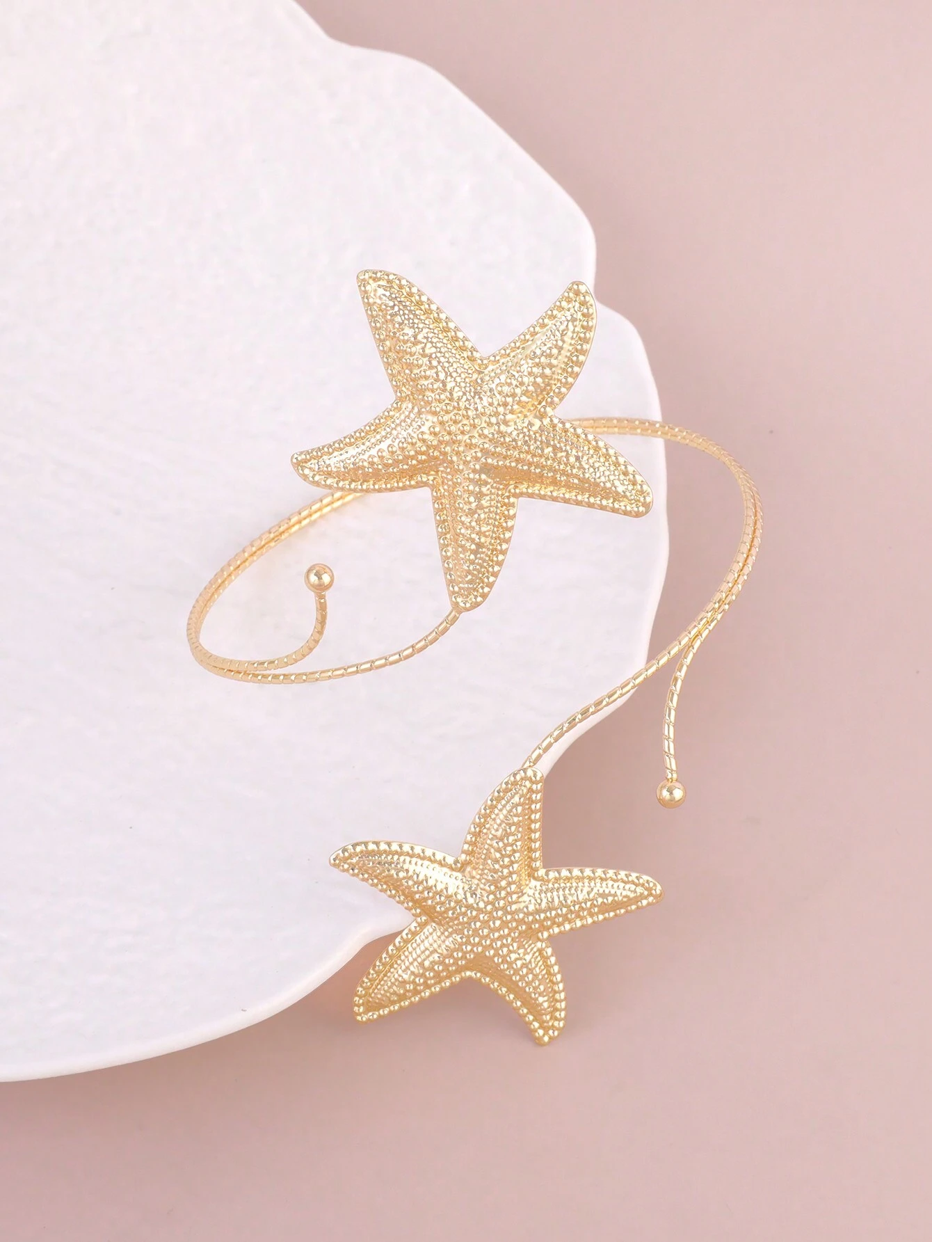 SHEIN 1 Piece Of Women's Beach Starfish Summer Jewelry Starfish Arm Ring - الصورة 2