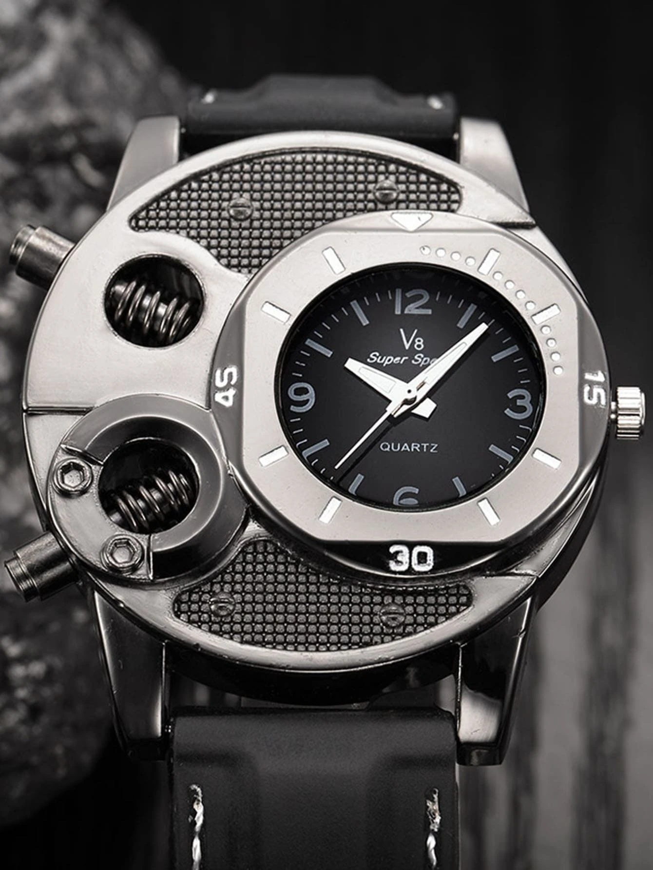 ⁦SHEIN Men Round Pointer Quartz Watch⁩ - الصورة ⁦2⁩