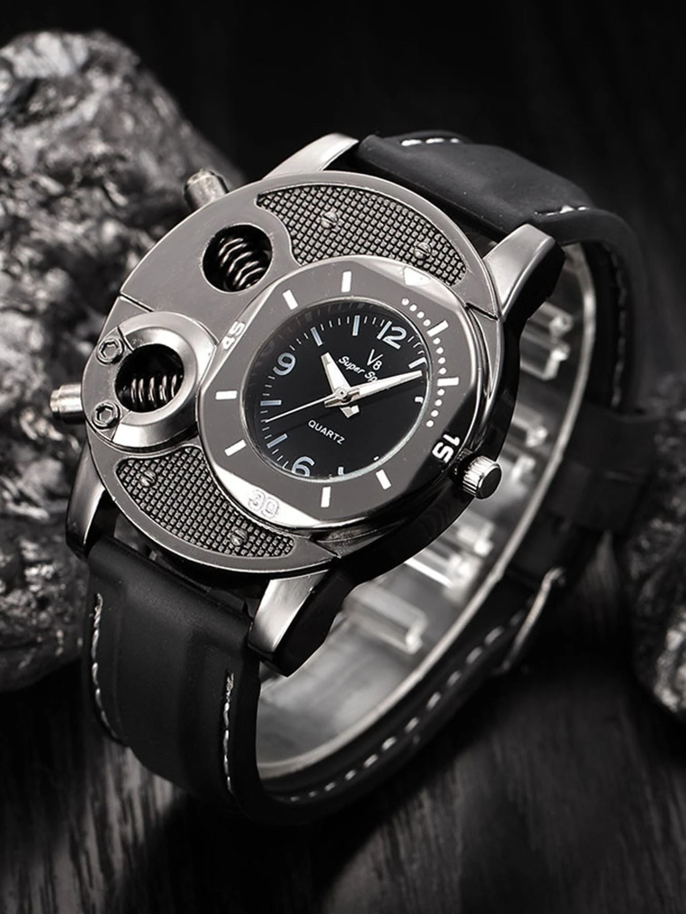 ⁦SHEIN Men Round Pointer Quartz Watch⁩ - الصورة ⁦4⁩