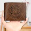 SHEIN 1pc Men's Lion 3D Embossed Pattern Wallet, Vintage PU Leather Wallet (Dark Brown)