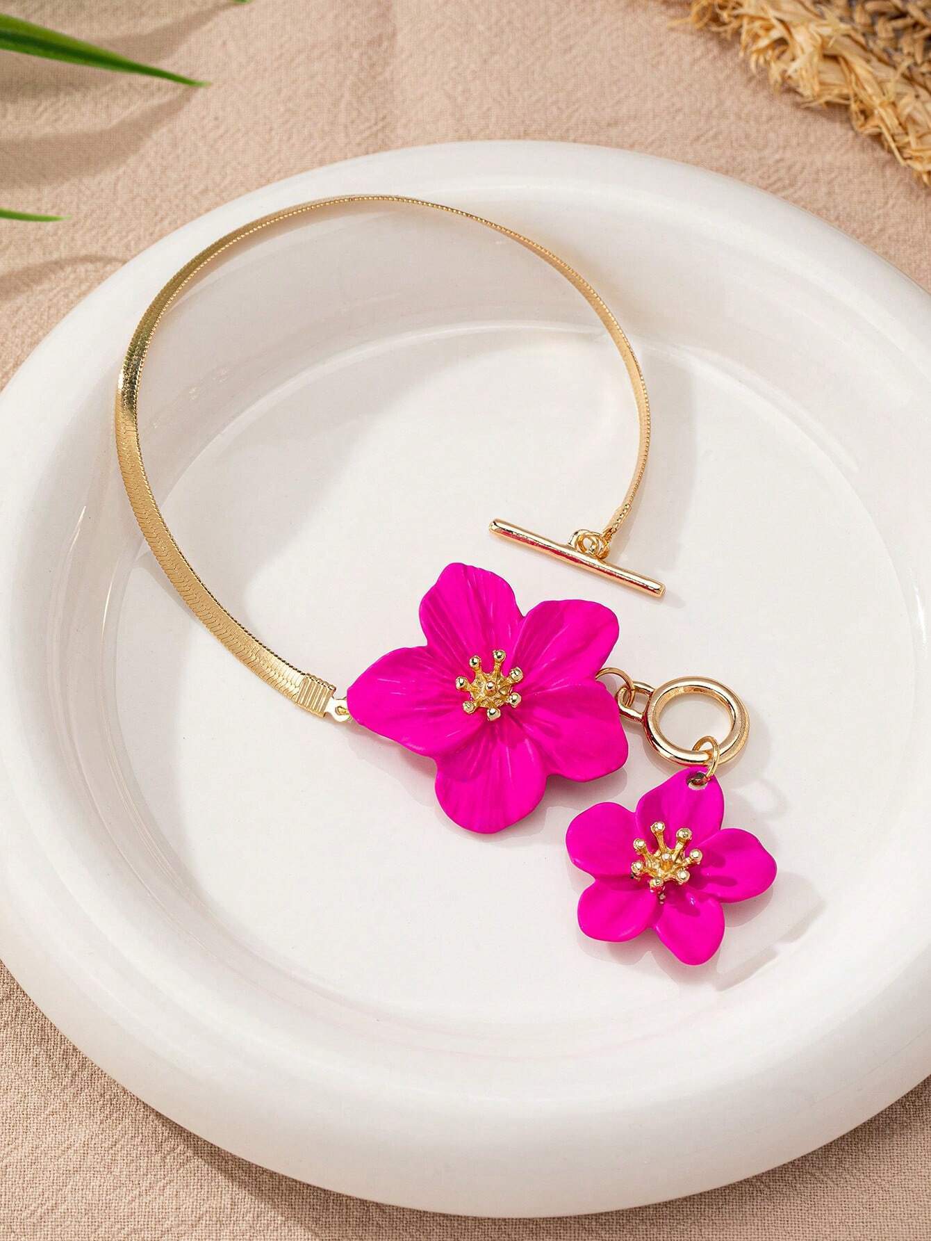 SHEIN 1pc Fashionable White Floral Spray Painting Elegant Simple Anklet For Women - الصورة 2