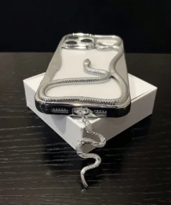 SHEIN 1pc Stylish Hollow Snake Shaped Phone Case