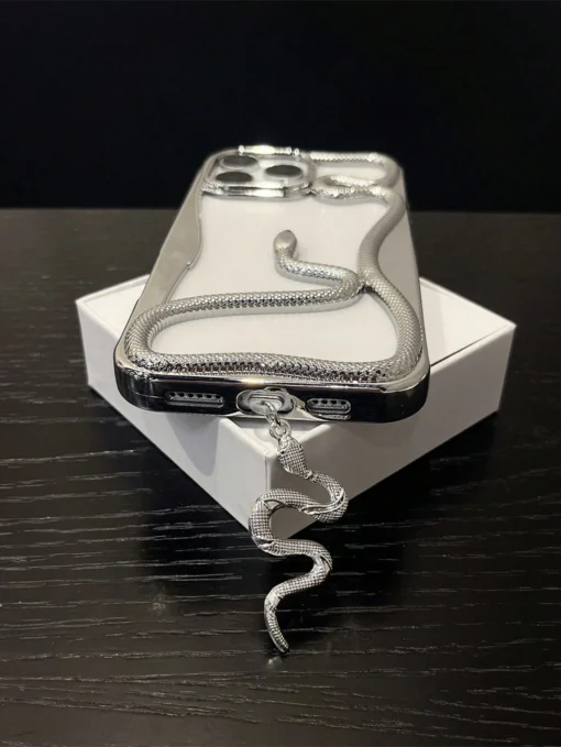 SHEIN 1pc Stylish Hollow Snake Shaped Phone Case