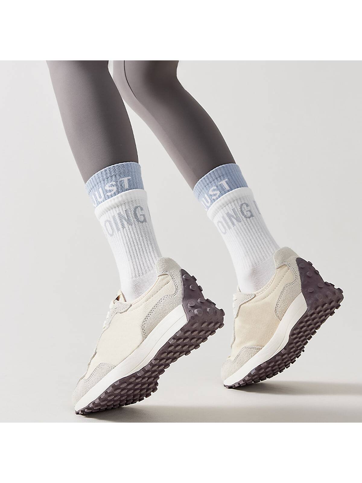 SHEIN 5pairs Women's Versatile And Fashionable Sports Socks, Grip Socks, For Gym - الصورة 2