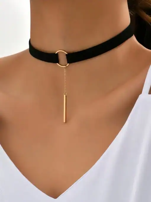 SHEIN Round Pendant Necklace
