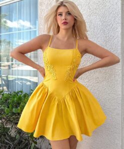 SHEIN EgrlEra Charming Solid Color Bodycon Low Neck Sleeveless Bodycon Mini Dress