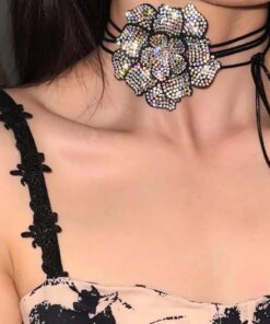 SHEIN Rhinestone Flower Decor Necklace