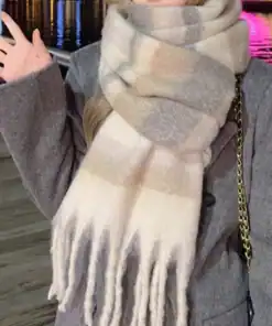 SHEIN Cute & Fashionable Cartoon Maillard High-Quality Ambient Scarf