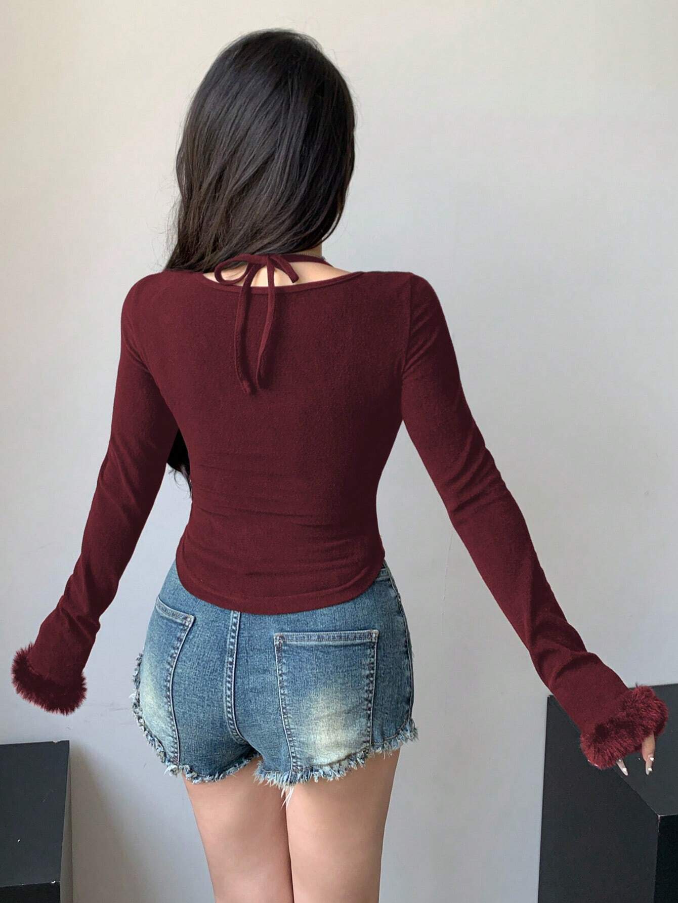 SHEIN DAZY Ballerina Style Furry Decor Fitted Women T-Shirt,Fall Clothes Long Sleeve Women Top - الصورة 3