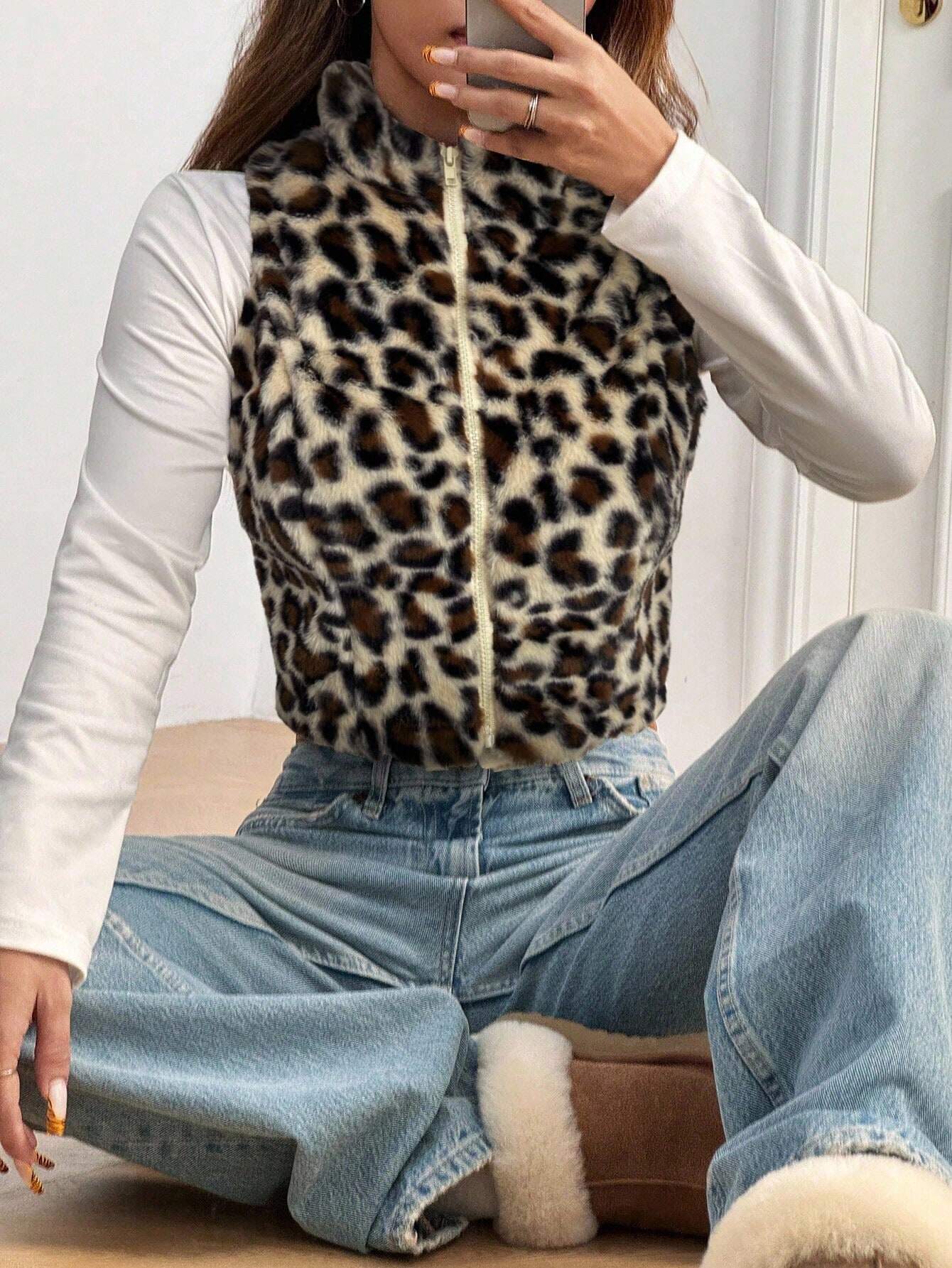 SHEIN EZwear Women's Light Apricot Leopard Print Wool Sleeveless Zip-Up Jacket - الصورة 3