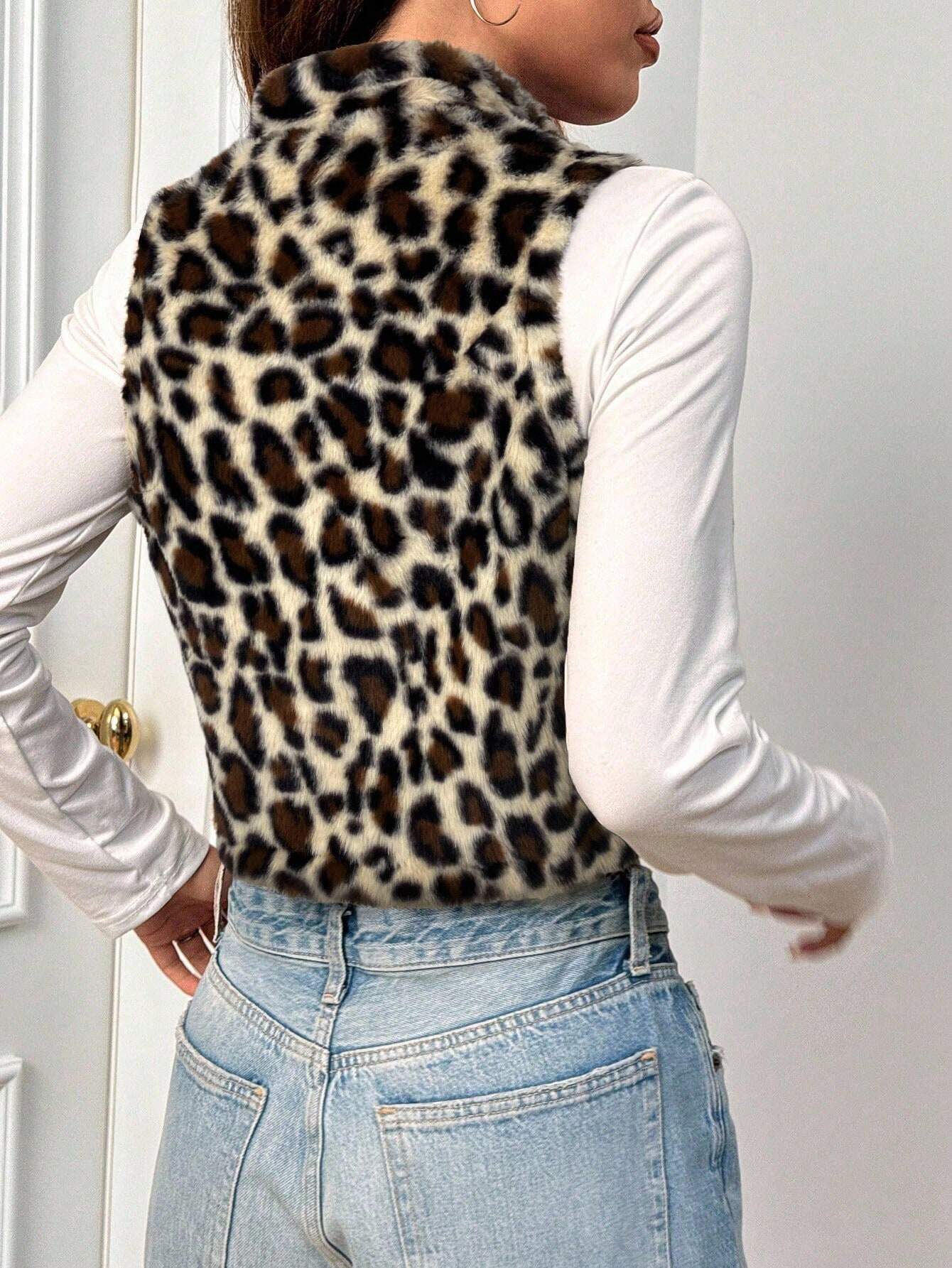 SHEIN EZwear Women's Light Apricot Leopard Print Wool Sleeveless Zip-Up Jacket - الصورة 2